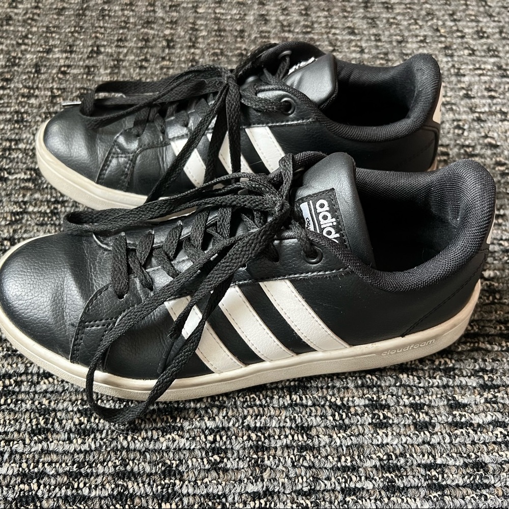 Adidas women’s cloudfoam advantage sneaker